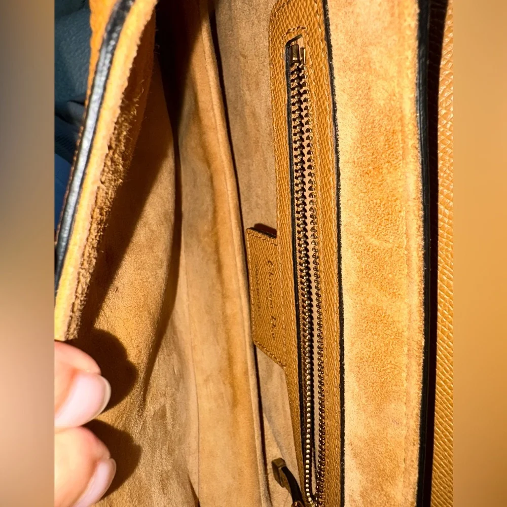 Dior Saddle Bag

Cognac Grained Calfskin - Picture 7 of 11